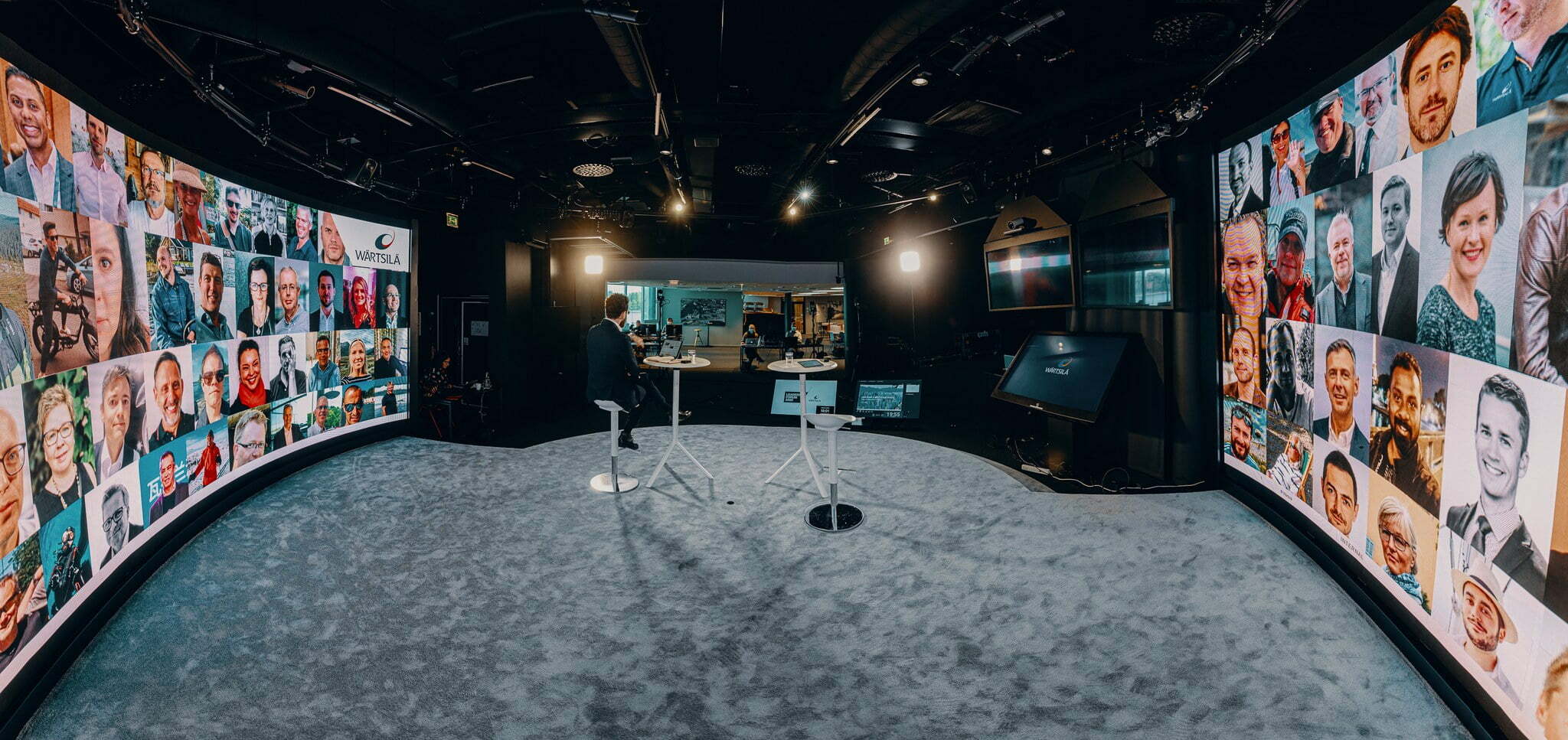 Studiosta lähetetty virtuaalitapahtuma tuo ohjelmaan yllätyksellisyyttä