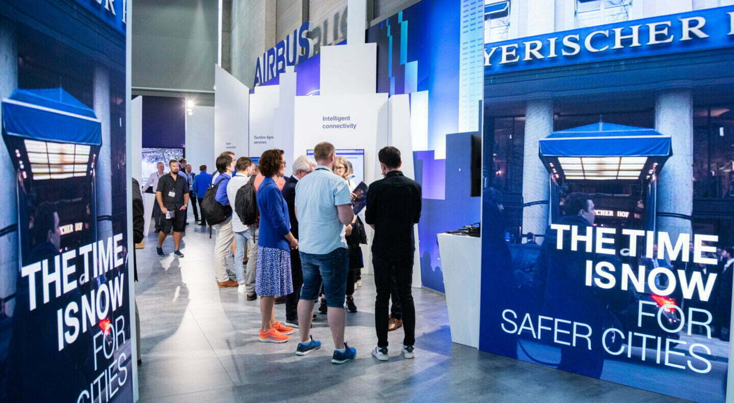 Airbus osasto messuhallissa